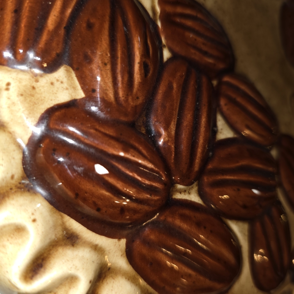 Cream and Brown Southern Pecan Pie Serving Set - Picture 3 of 6